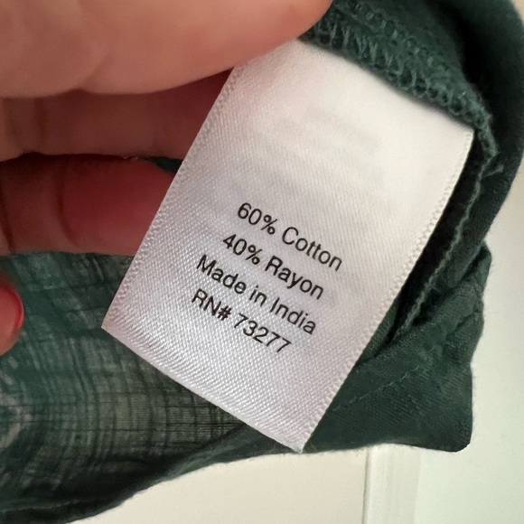 Green Women's flowered top size L (A120) - Picture 3 of 10